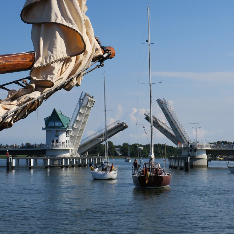Öffnung der Kappelner Schleibrücke für die Schifffahrt